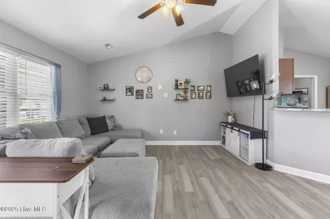 217 Michel Ct, Hubert, NC 28539 photo 8