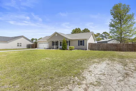 217 Michel Ct, Hubert, NC 28539 photo 4