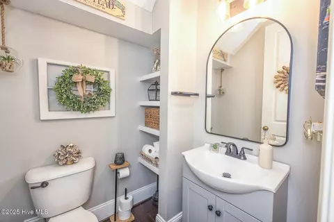Bath - 606 Center Dr, Hampstead, NC 28443 photo 1 of 5
