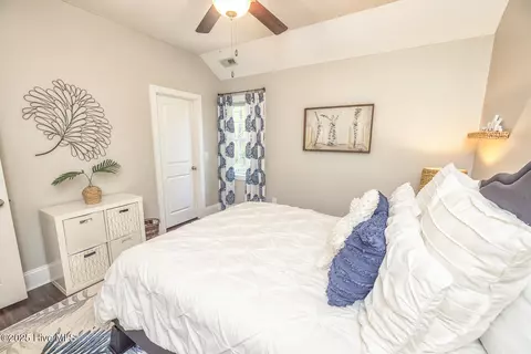 Bedroom - 606 Center Dr, Hampstead, NC 28443 photo 5 of 6