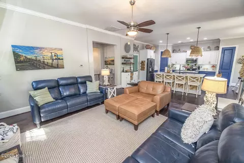 Living - 606 Center Dr, Hampstead, NC 28443 photo 4 of 5