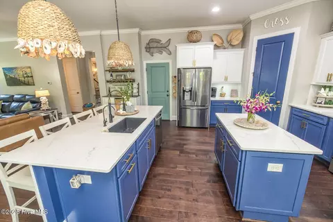Kitchen - 606 Center Dr, Hampstead, NC 28443 photo 4 of 9