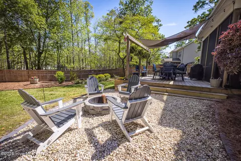 Exterior - 606 Center Dr, Hampstead, NC 28443 photo 9 of 15