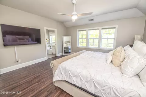 Bedroom - 606 Center Dr, Hampstead, NC 28443 photo 3 of 6