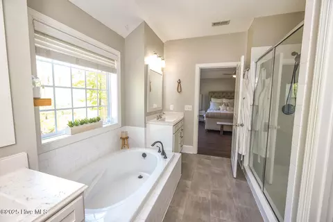 Bath - 606 Center Dr, Hampstead, NC 28443 photo 3 of 5