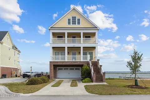 307 Oxton Pl, Newport, NC 28570