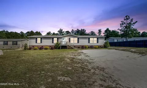 106 Cole Porter Ln, Jacksonville, NC 28540
