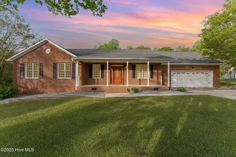 317 William Dr, Benson, NC 27504