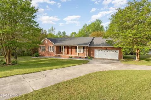 317 William Dr, Benson, NC 27504 photo 2