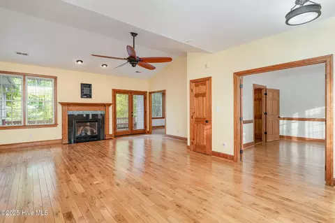 317 William Dr, Benson, NC 27504 photo 7
