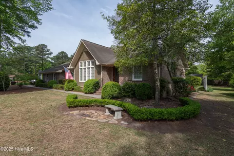 1303 Fantasia St, Greenville, NC 27858