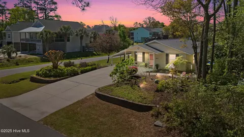 5607 E Yacht Dr, Oak Island, NC 28465