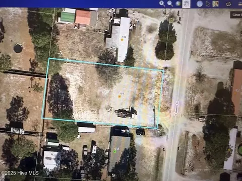 104 S Queens St, Hubert, NC 28539