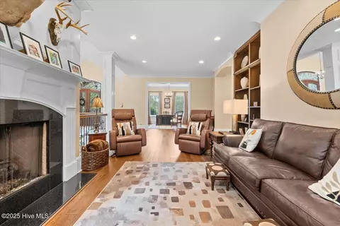 Living - 23 Cumberland Dr, Pinehurst, NC 28374 photo 5 of 6