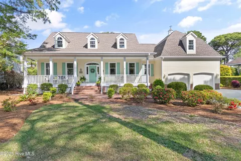 2830 St James Dr, Southport, NC 28461