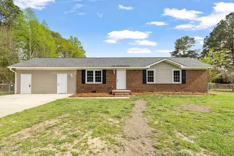 110 Trailwood Dr, Dudley, NC 28333