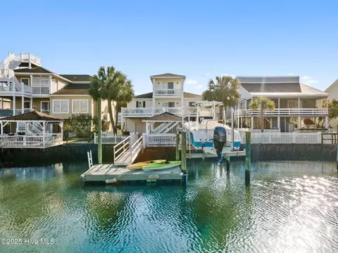 53 Fairmont St, Ocean Isle Beach, NC 28469