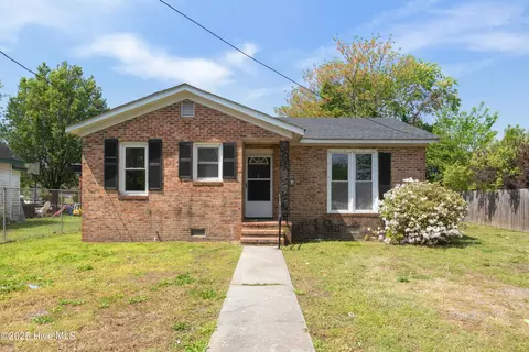 509 Madrin St, Elizabeth City, NC 27909