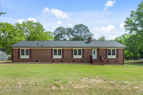 3605 Sand Clay Rd, Kinston, NC 28504