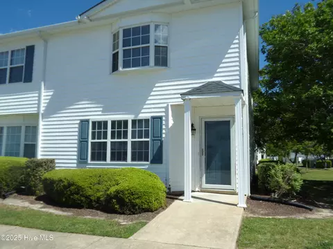 3987 Sterling Pointe Dr #LLL9, Winterville, NC 28590