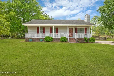 3426 Alvin Rd, Grimesland, NC 27837