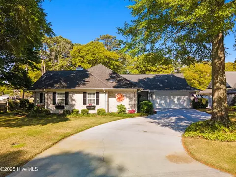 280 Heather Dr, Sunset Beach, NC 28468