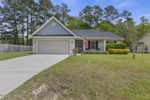 303 Tuscan Ct, Richlands, NC 28574