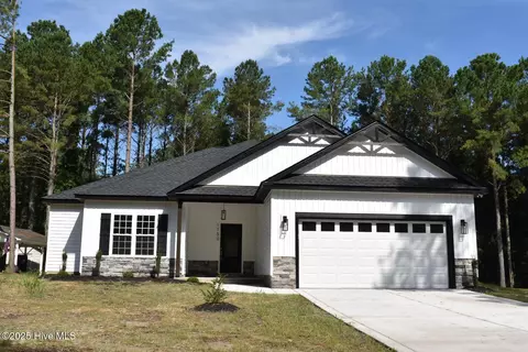 1750 Walnut Run Dr, Deep Run, NC 28525