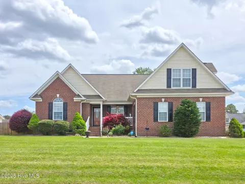 353 Wood Valley Ln, Raeford, NC 28376