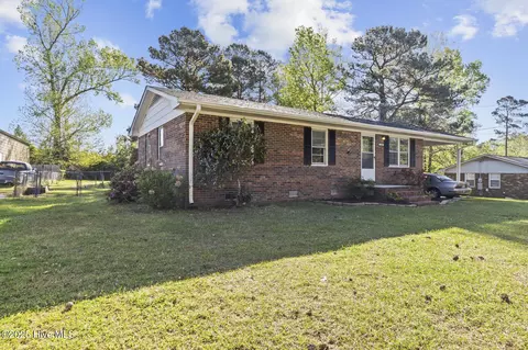 1438 Onslow Pines Rd, Jacksonville, NC 28540