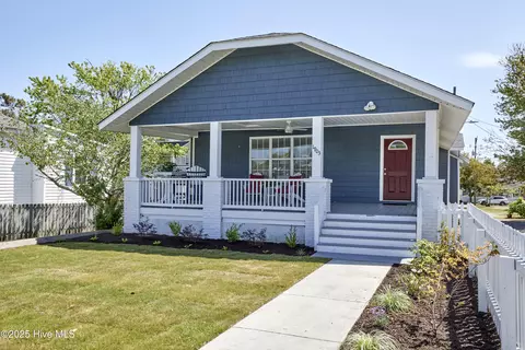 1903 Arendell St, Morehead City, NC 28557