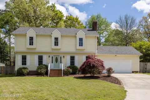 618 Clover Dr, Jacksonville, NC 28546