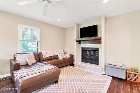 804 E Main St, Aberdeen, NC 28315 photo 16