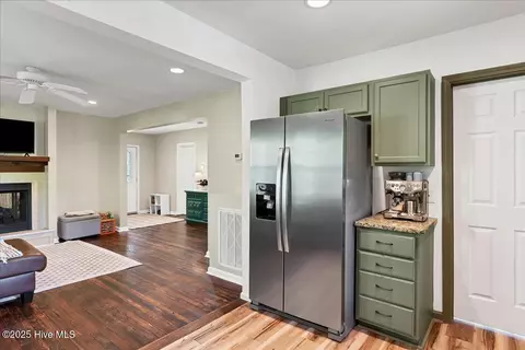 804 E Main St, Aberdeen, NC 28315 photo 28