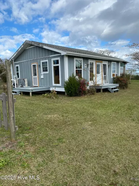 683 Lola Rd, Cedar Island, NC 28520