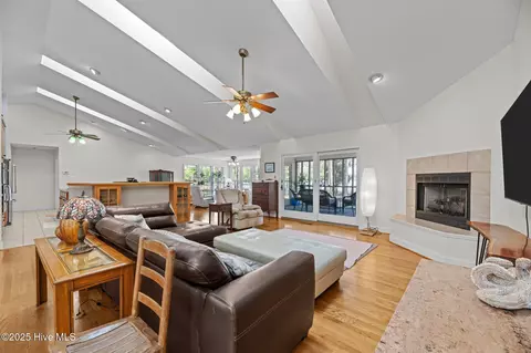 Living - 52 Shore Dr E, Oriental, NC 28571 photo 1 of 2