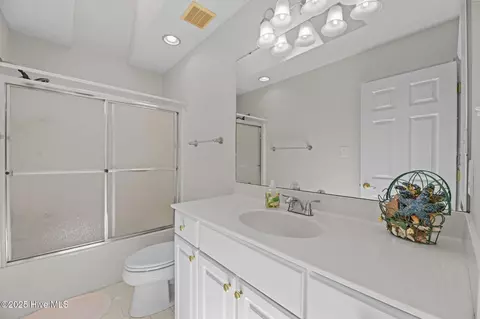 Bath - 52 Shore Dr E, Oriental, NC 28571 photo 3 of 3