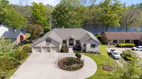 220 Shoreline Dr, New Bern, NC 28562