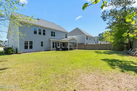 Exterior - 10 E Cloverfield Ln, Hampstead, NC 28443 photo 5 of 6