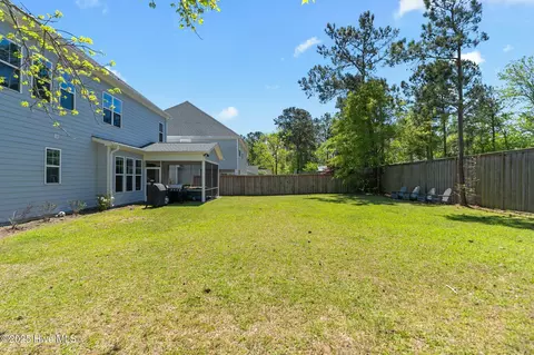 Exterior - 10 E Cloverfield Ln, Hampstead, NC 28443 photo 4 of 6