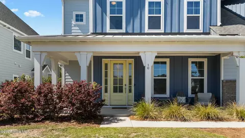 Exterior - 10 E Cloverfield Ln, Hampstead, NC 28443 photo 1 of 6