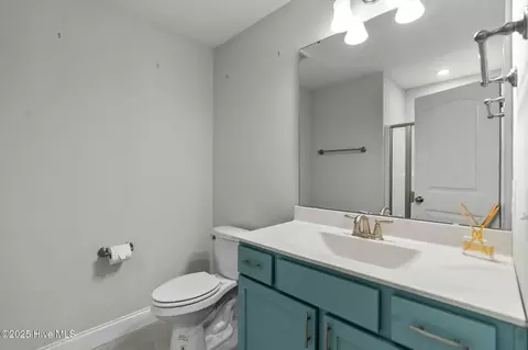 Bath - 10 E Cloverfield Ln, Hampstead, NC 28443 photo 5 of 6