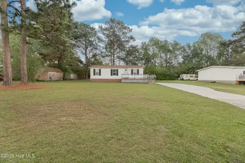 125 Woodbrook Dr, Midway Park, NC 28544