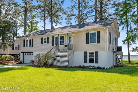 126 Man O War Dr, Washington, NC 27889