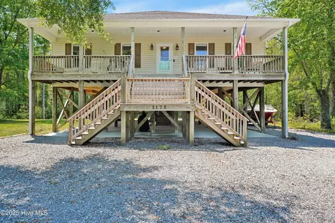1175 S Holly Shelter Estate Rd, Rocky Point, NC 28457