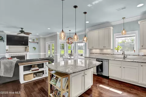 405 Adelaide Dr, Hampstead, NC 28443 photo 9
