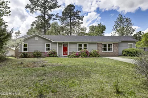 107 Millhouse Rd, Castle Hayne, NC 28429