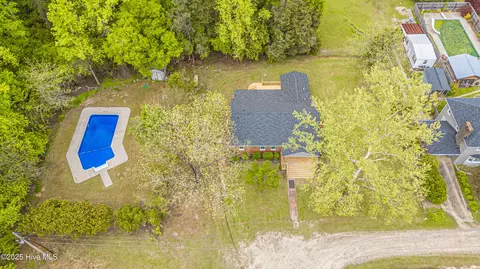 119 Camelot Dr, Rockingham, NC 28379