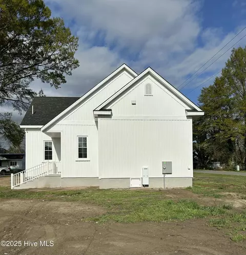 Exterior - 212 N Hill St, Faison, NC 28341 photo 5 of 5