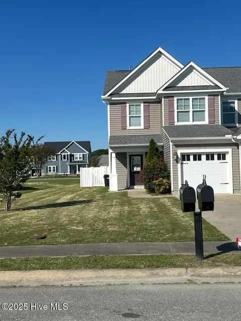114 Spinnaker St #A, Elizabeth City, NC 27909